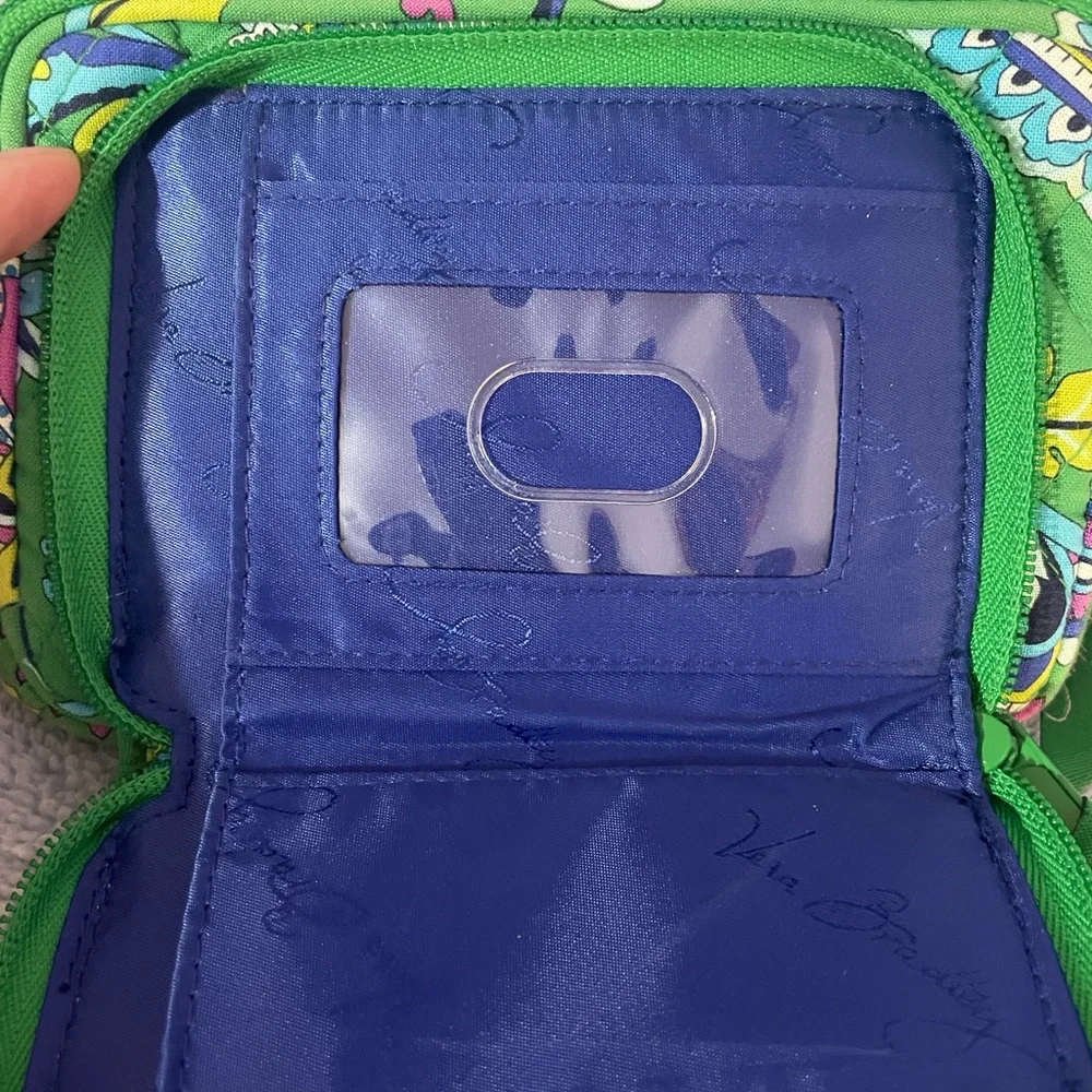 Vera Bradley “Emerald Paisley”Retired all in one Wristlet